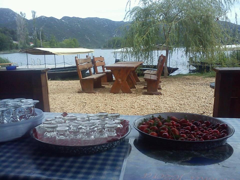 Apartments Marinovic Bacina Lakes Ploce (Dubrovnik-Neretva) Esterno foto